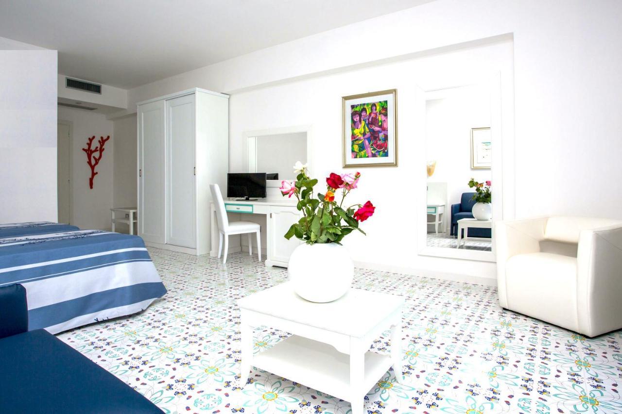 Hotel Ferretti Diamante Esterno foto